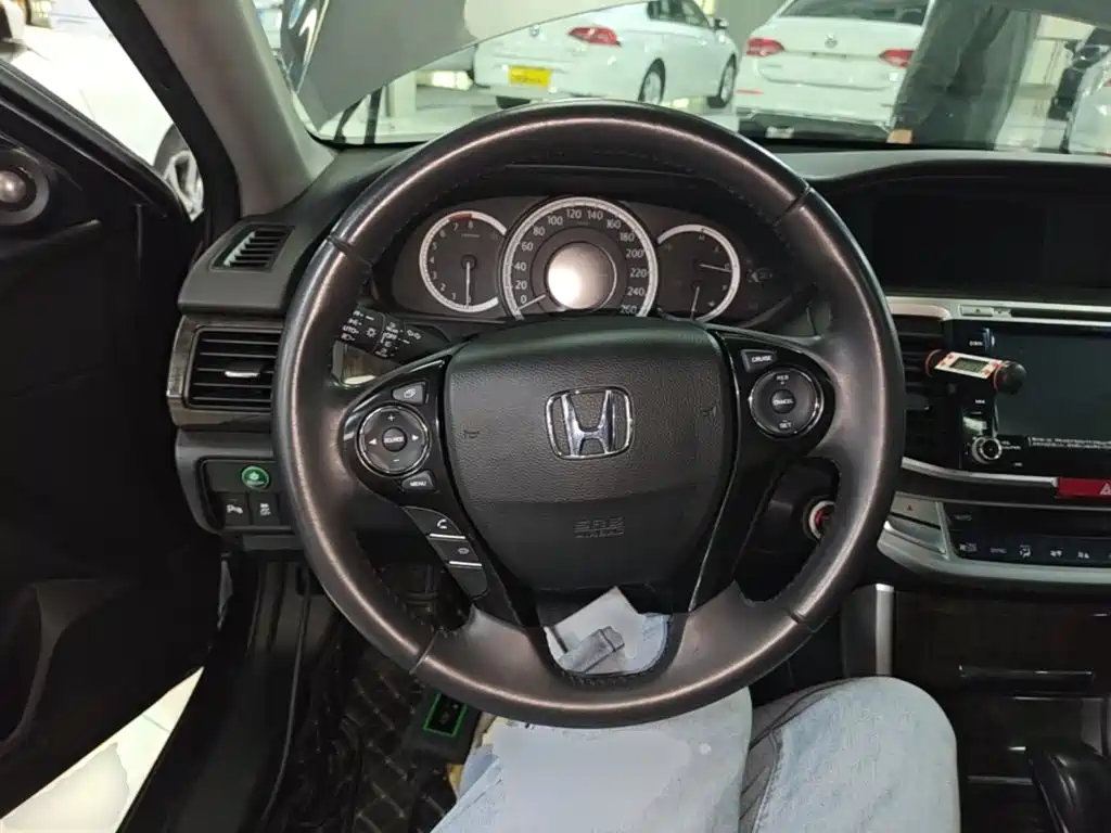 Honda Accord — миниатюра 11