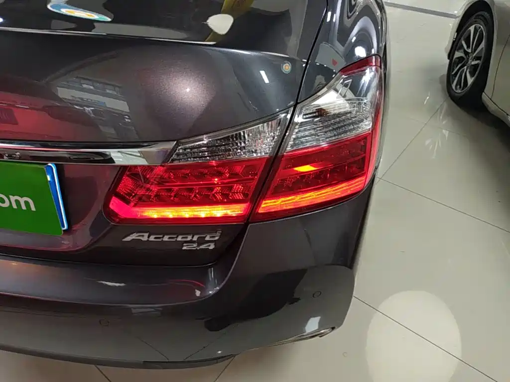Honda Accord — миниатюра 8