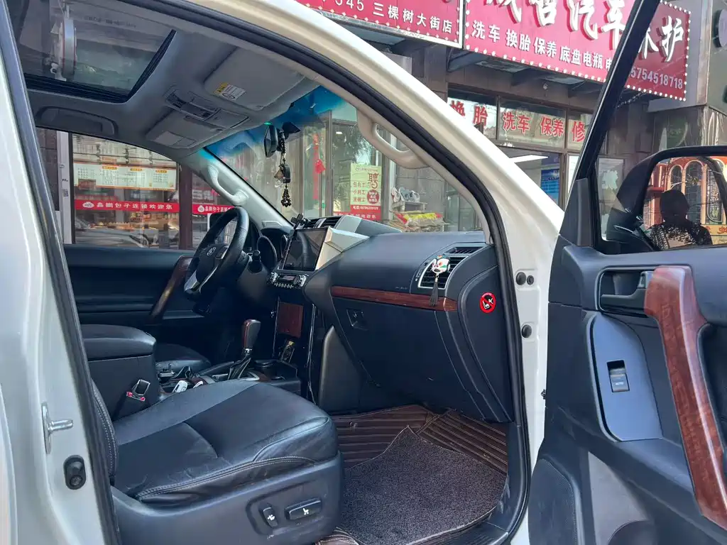 Toyota Prado — миниатюра 8