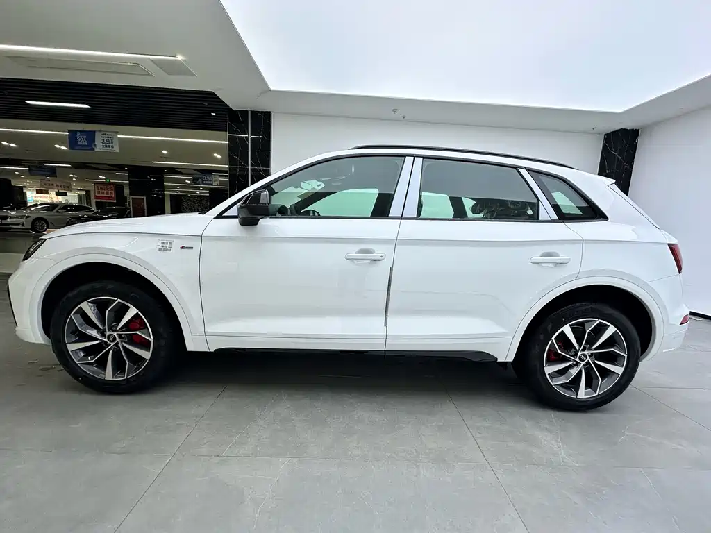 Audi Q5L — миниатюра 5