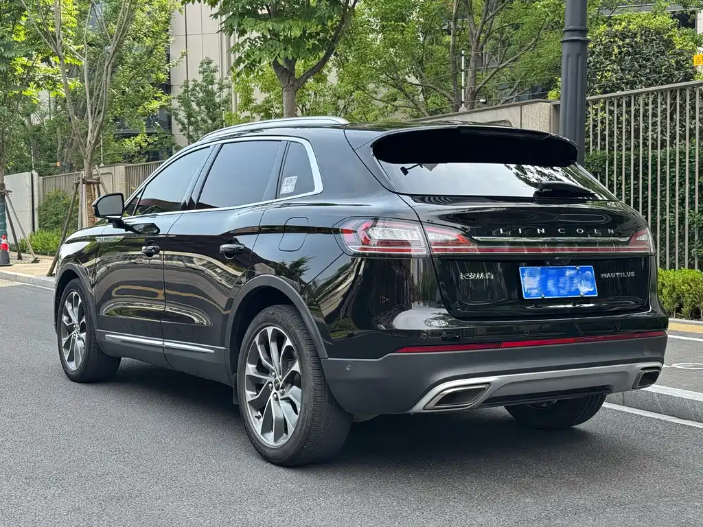 Lincoln Nautilus 2021 2.0T