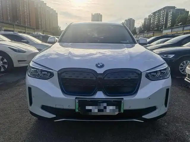 BMW iX3 — миниатюра 2