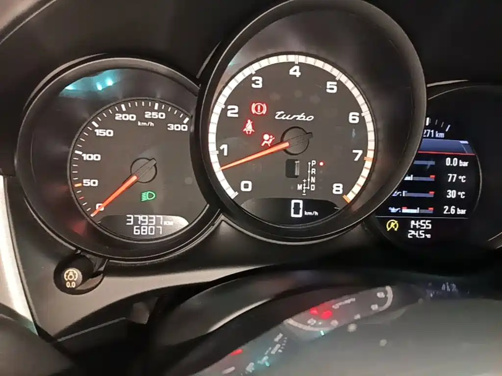Porsche Macan — миниатюра 8
