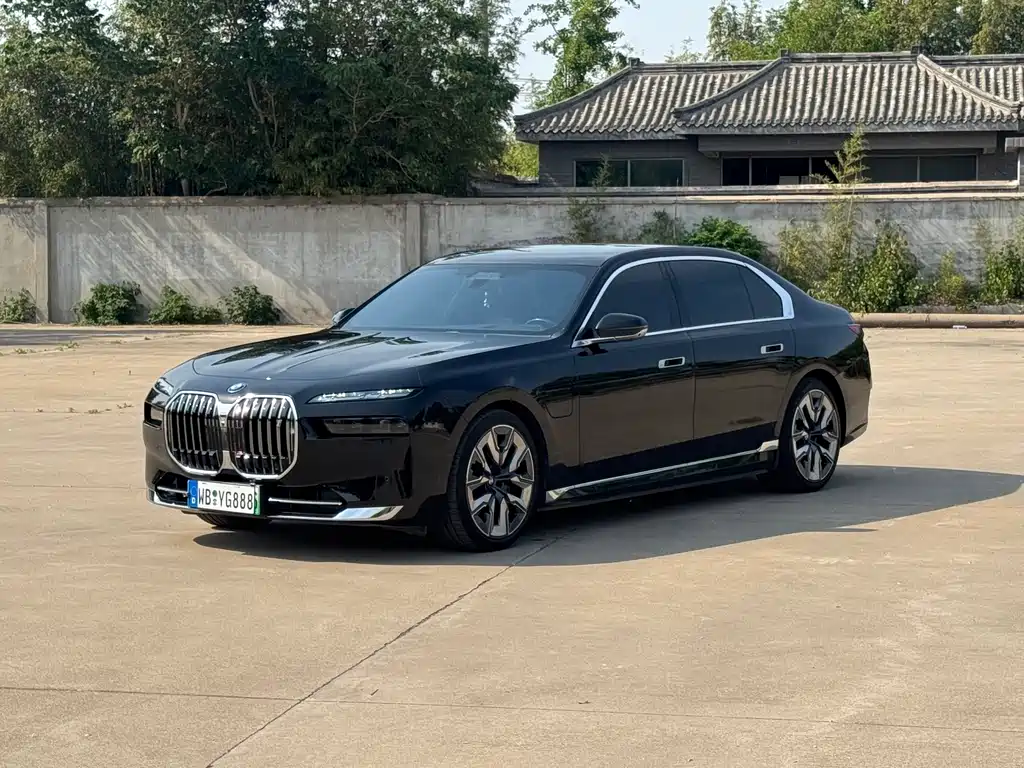 BMW i7 2023