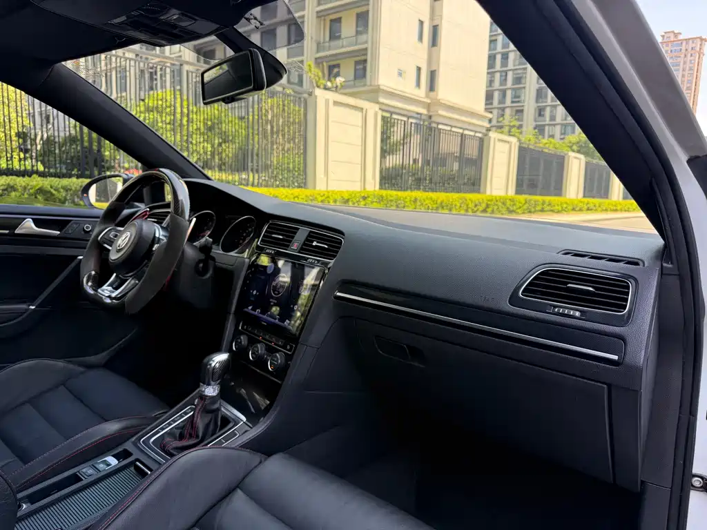 Volkswagen Golf GTI — миниатюра 17