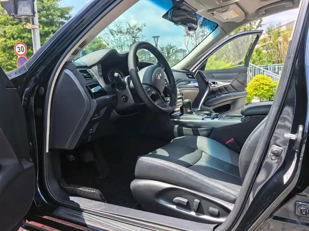 Infiniti Q70 — миниатюра 4