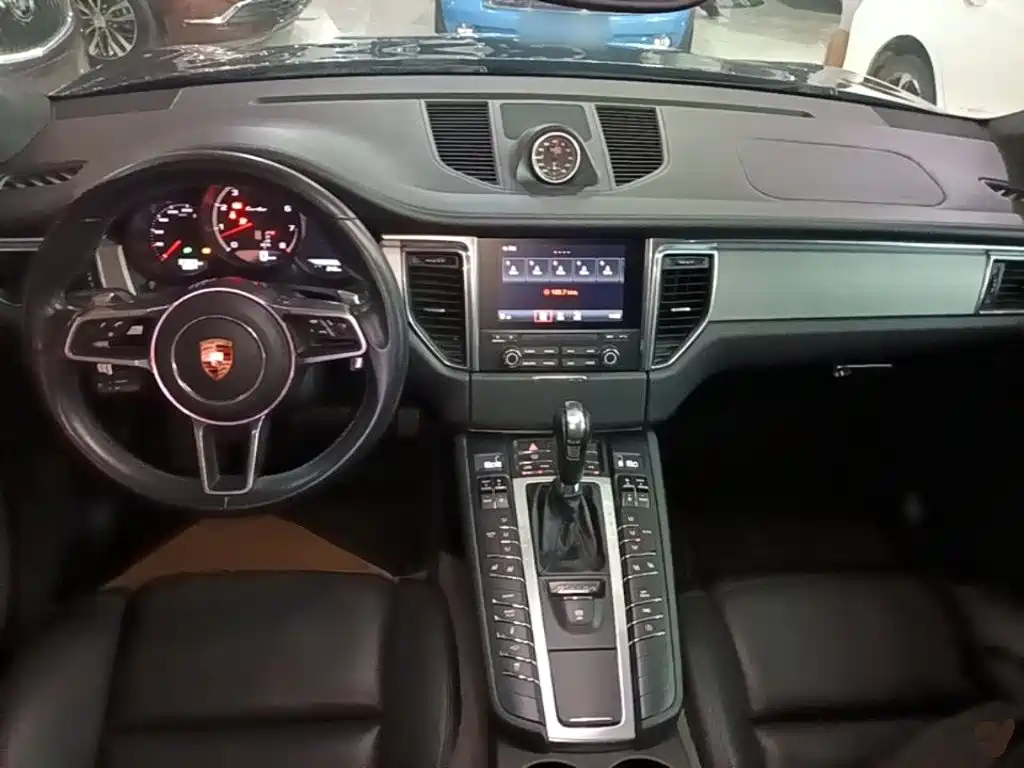 Porsche Macan — миниатюра 6