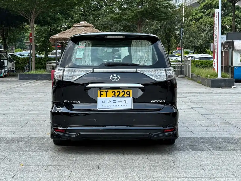 Toyota Previa — миниатюра 9