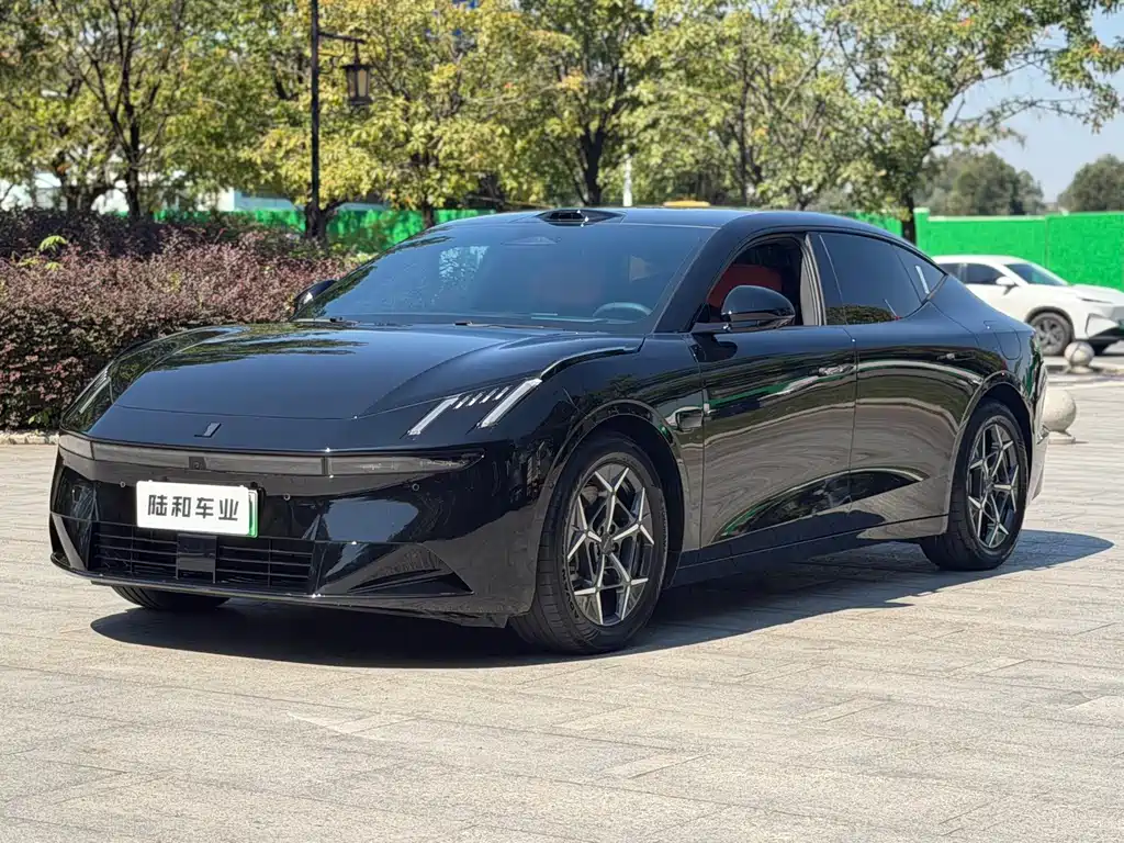 Lynk & Co 10