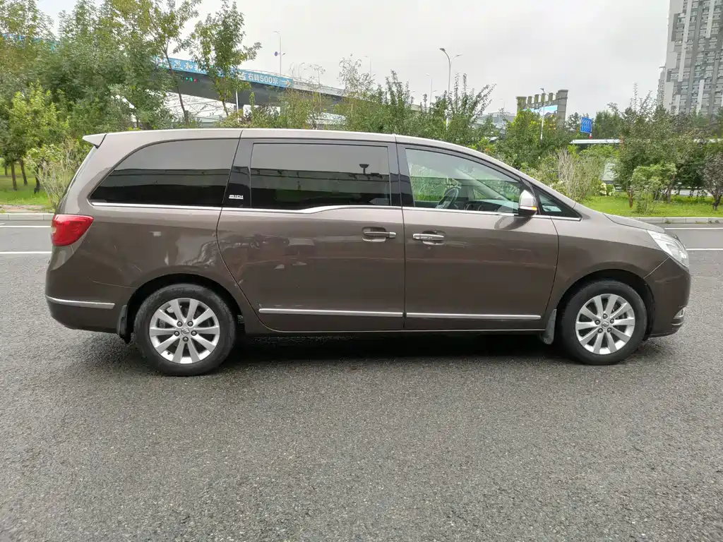 Buick GL8 — миниатюра 6