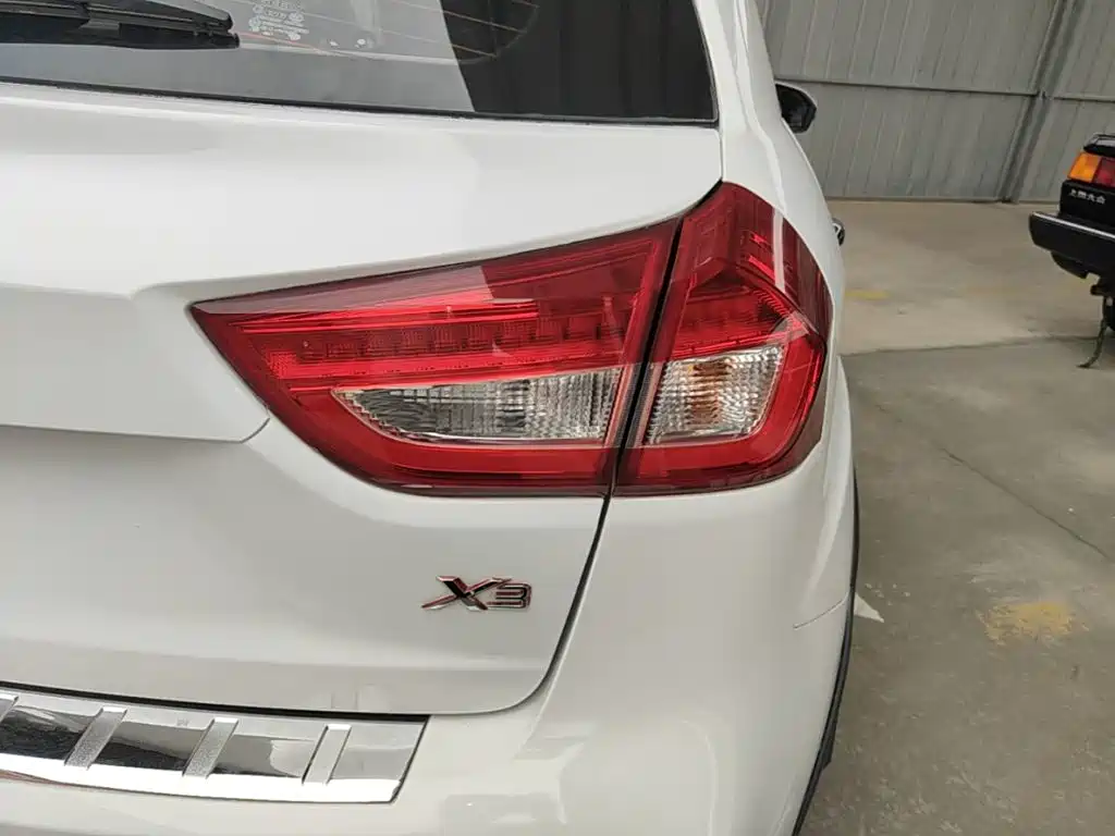 Geely Vision X3 — миниатюра 8