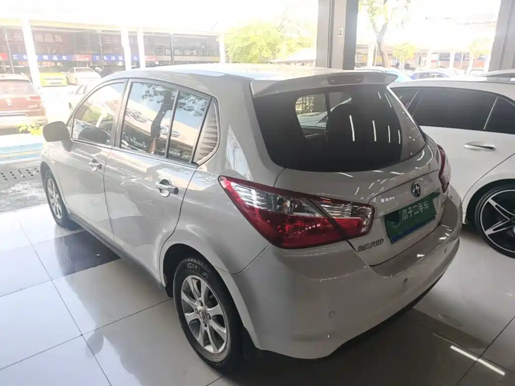 Venucia R50 — миниатюра 5