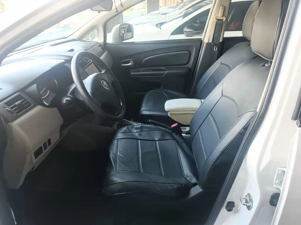 Venucia R50 — миниатюра 15