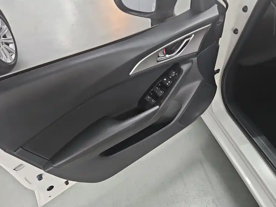 Mazda 3 Axela — миниатюра 7