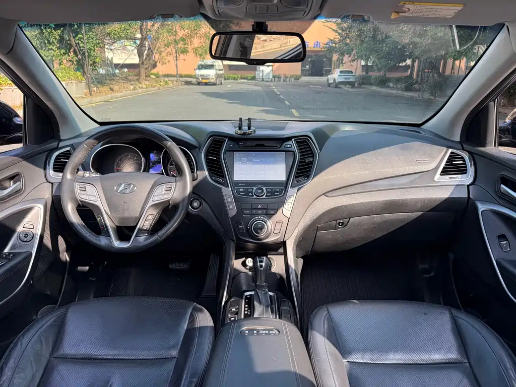 Hyundai Santa Fe — миниатюра 12