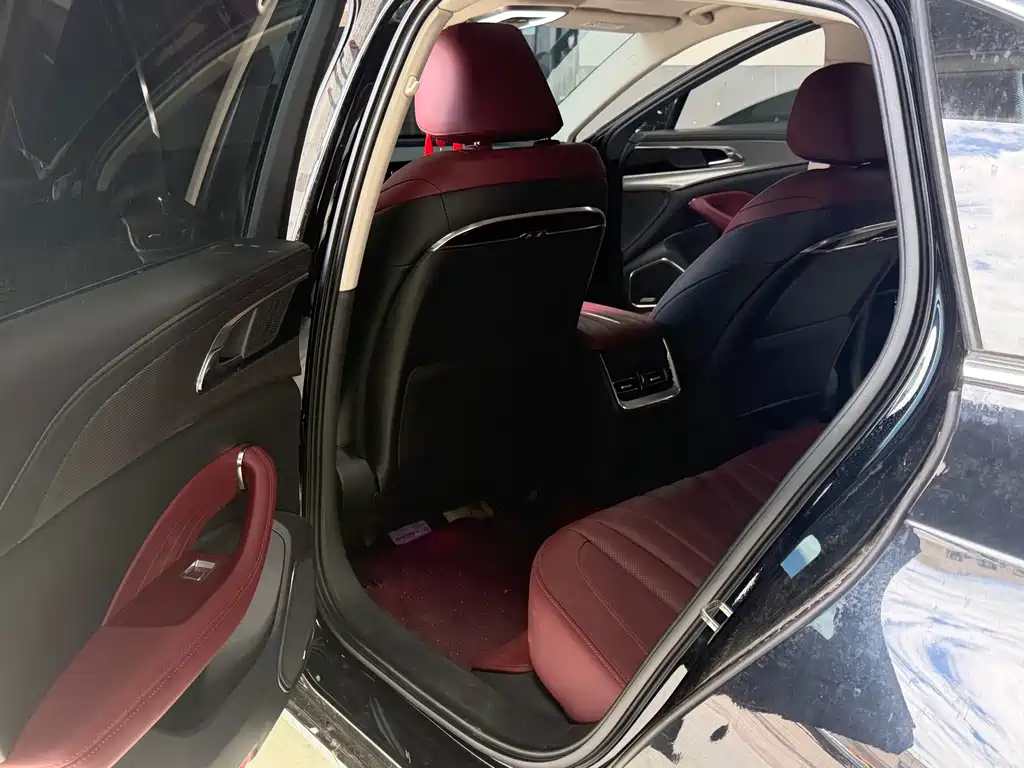 Hongqi Hongqi H5 — миниатюра 6