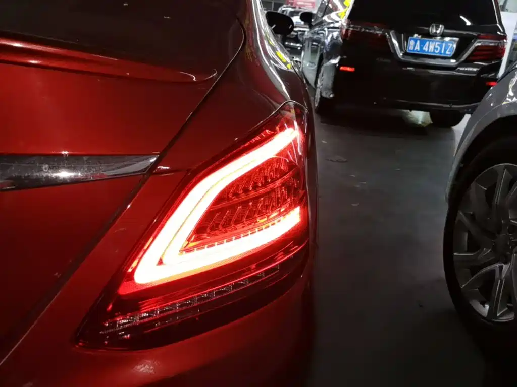 Mercedes-Benz C-Class — миниатюра 8