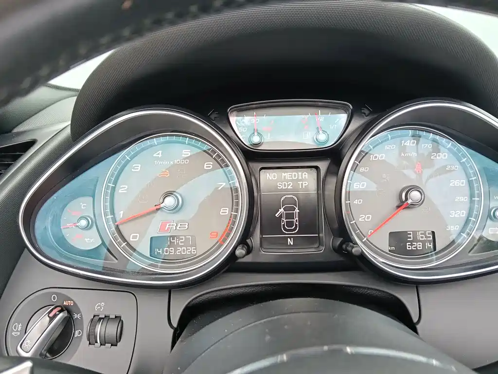 Audi R8 — миниатюра 14