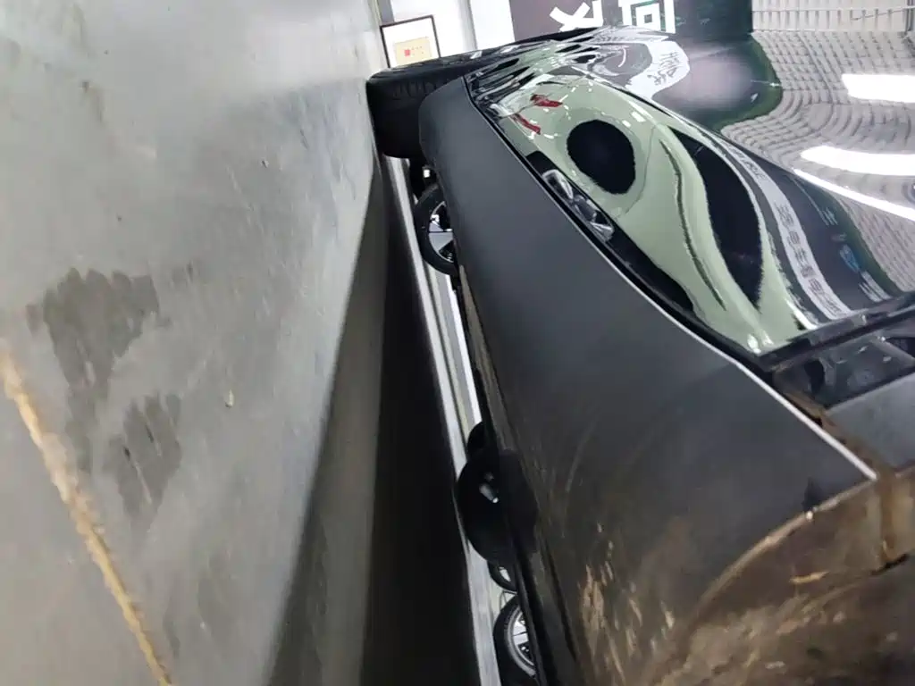 Tesla Model Y — миниатюра 21