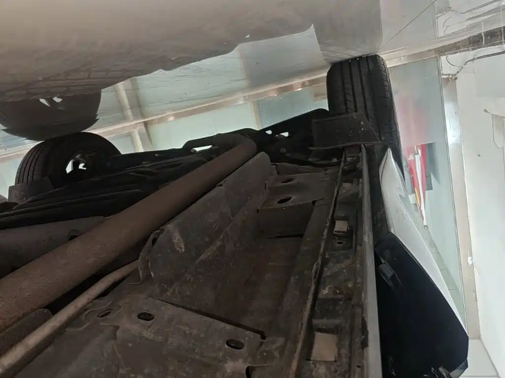 Buick Enclave — миниатюра 21