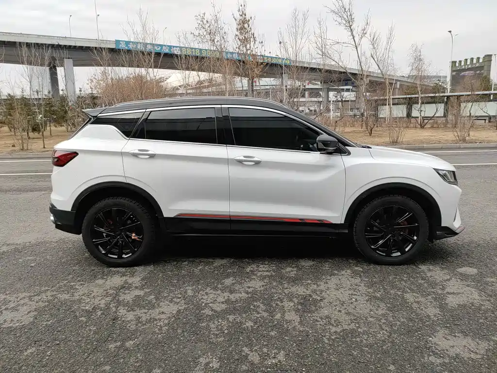 Geely Binyue — миниатюра 4
