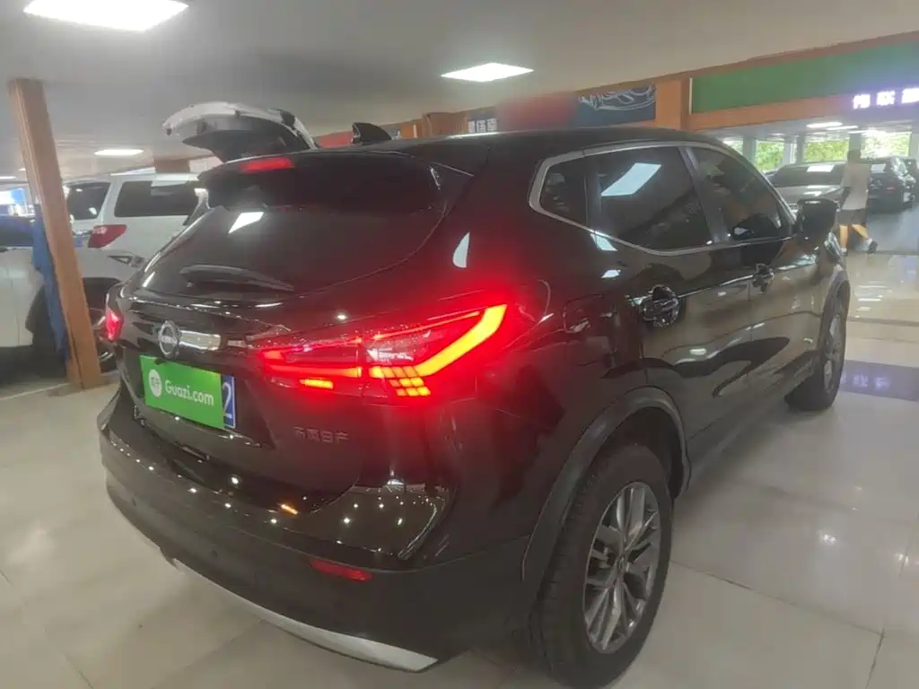 Nissan Qashqai — миниатюра 7