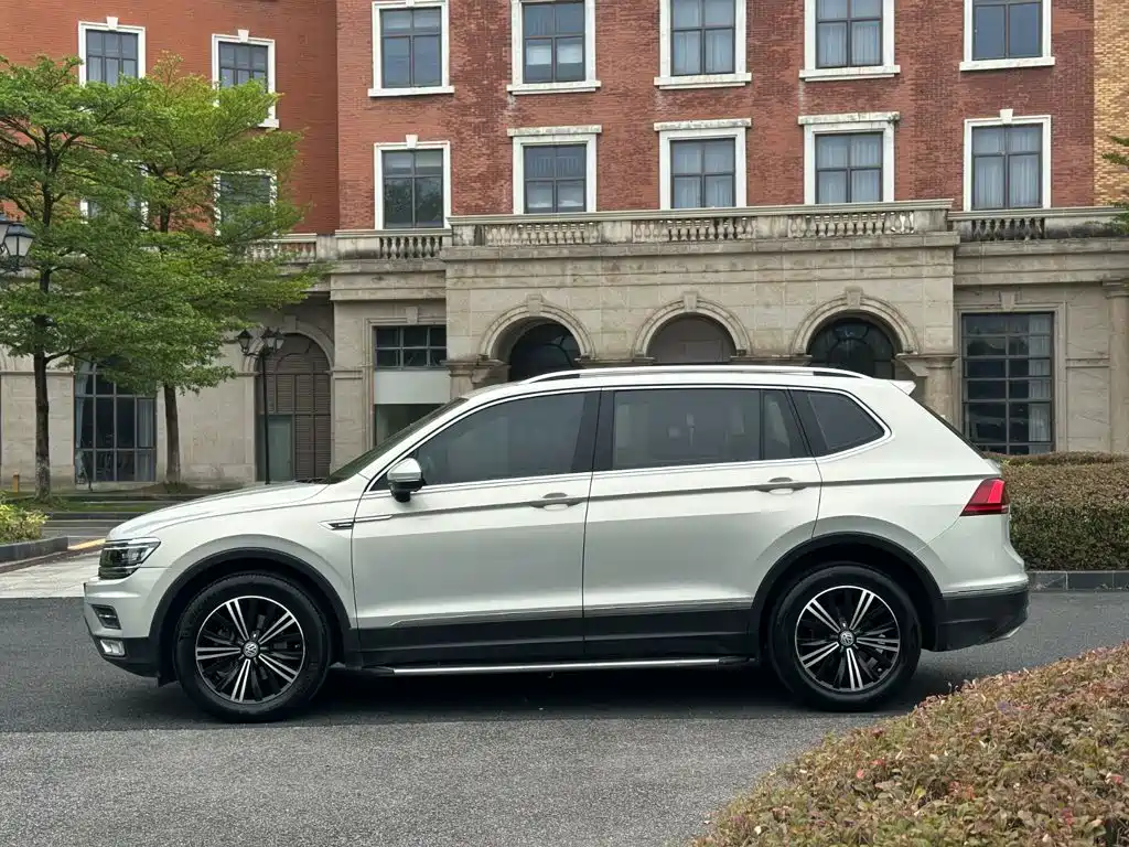 Volkswagen Tiguan L — миниатюра 11