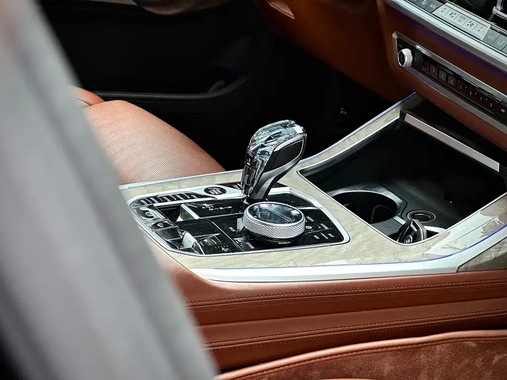 BMW X7 — миниатюра 21