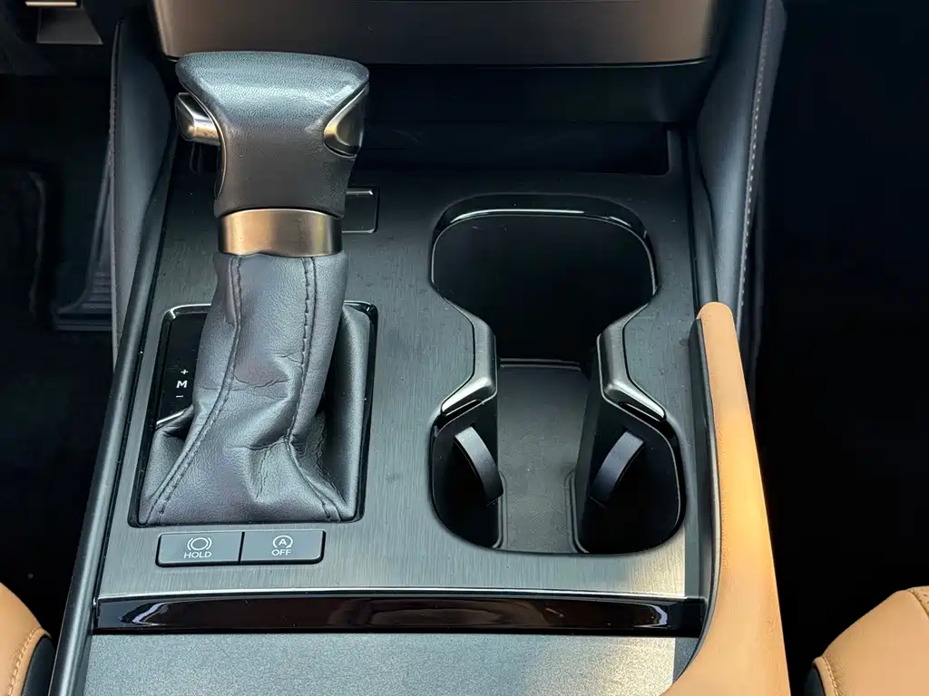 Lexus ES — миниатюра 11