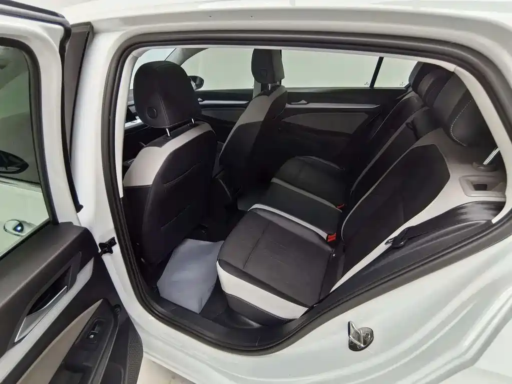 Volkswagen Golf — миниатюра 14