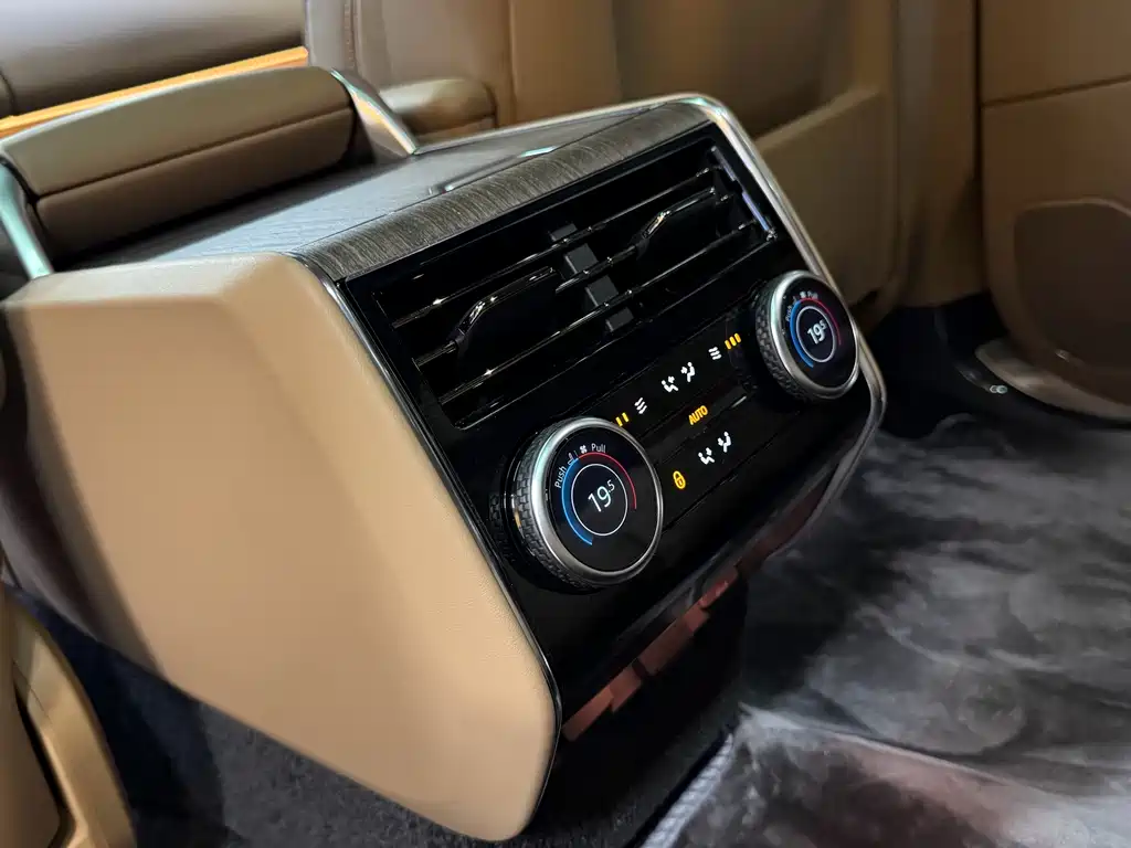 Land Rover Range Rover — миниатюра 16