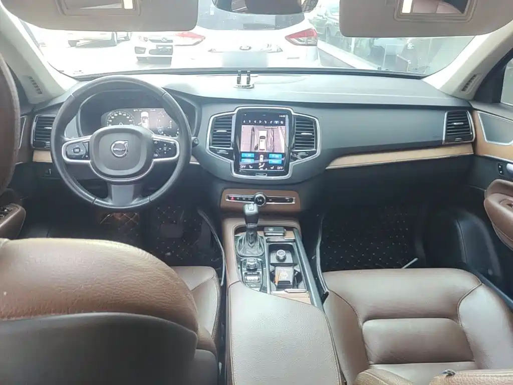 Volvo XC90 — миниатюра 10