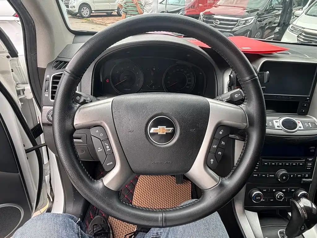 Chevrolet Captiva — миниатюра 11