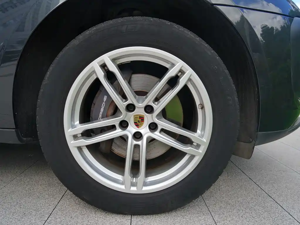 Porsche Macan — миниатюра 4
