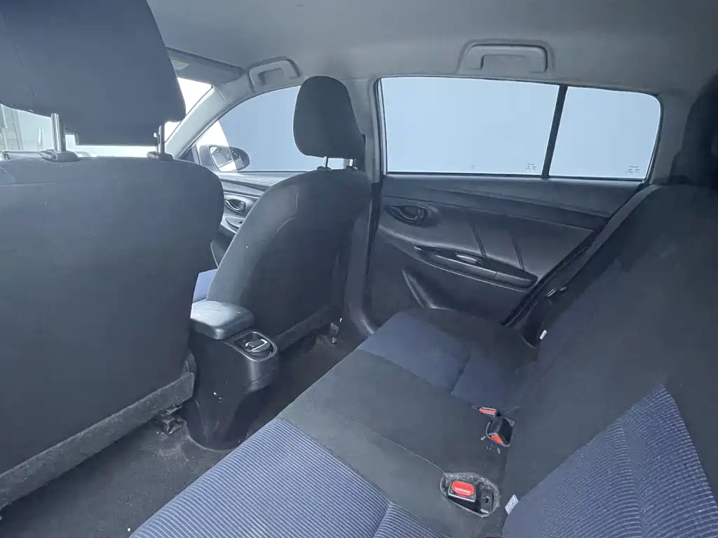 Toyota Yaris L — миниатюра 9