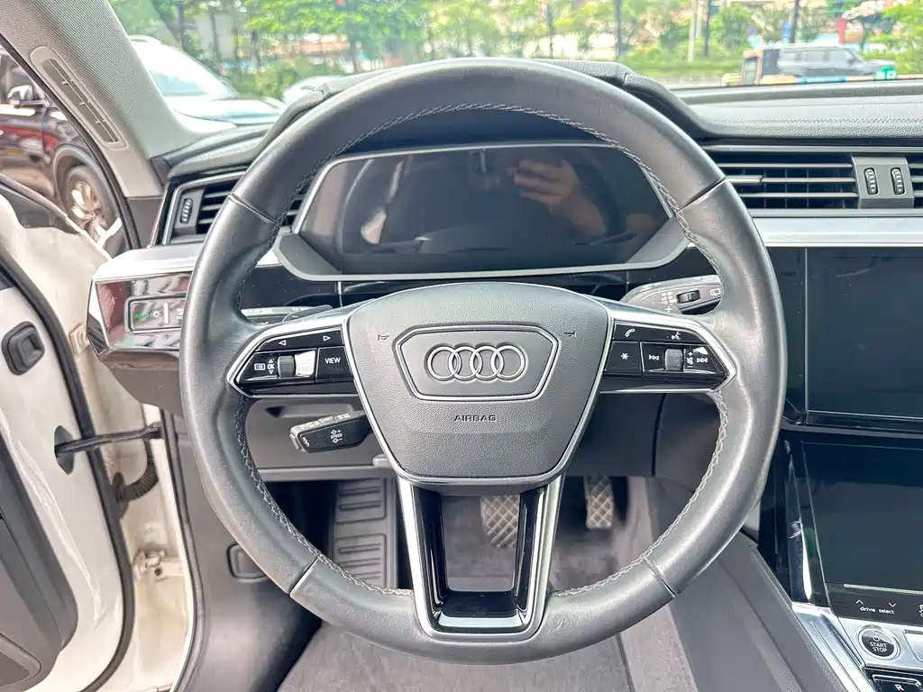 Audi e-tron — миниатюра 15