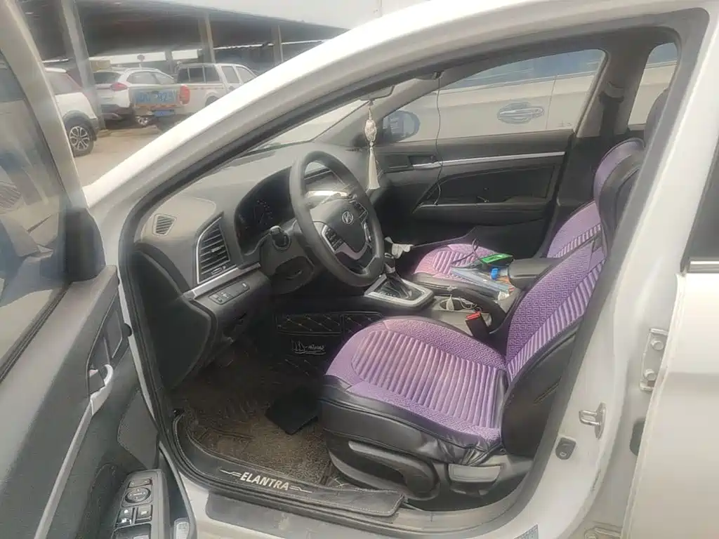 Hyundai Elantra — миниатюра 15