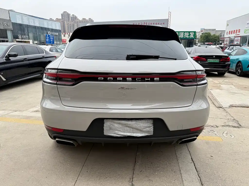 Porsche Macan — миниатюра 5