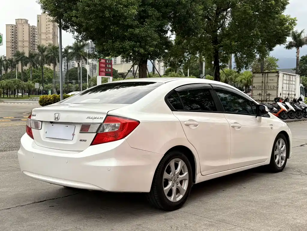 Honda Civic — миниатюра 12