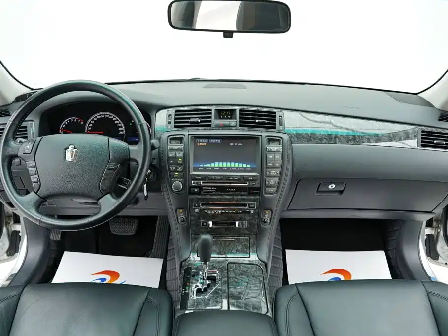 Toyota Crown — миниатюра 31