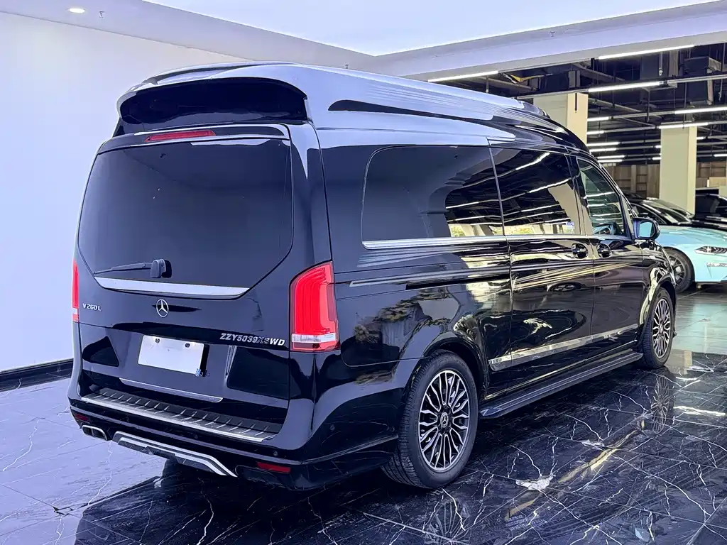 Mercedes-Benz V-Class — миниатюра 28