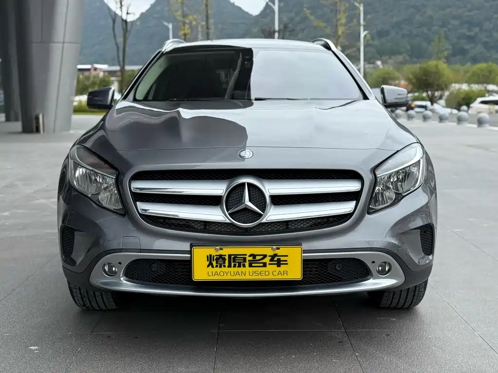 MERCEDES-BENZ GLA