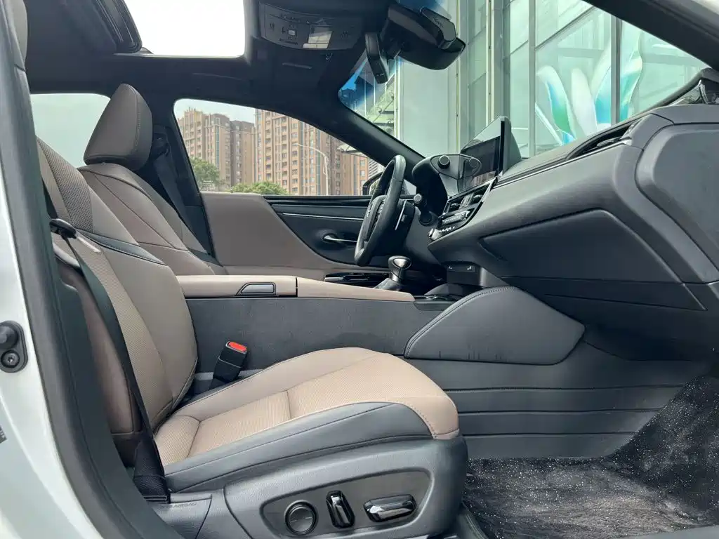 Lexus ES — миниатюра 18