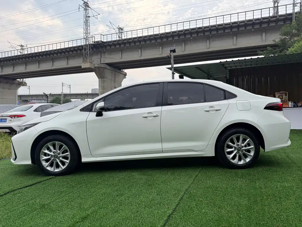 Toyota Corolla — миниатюра 7