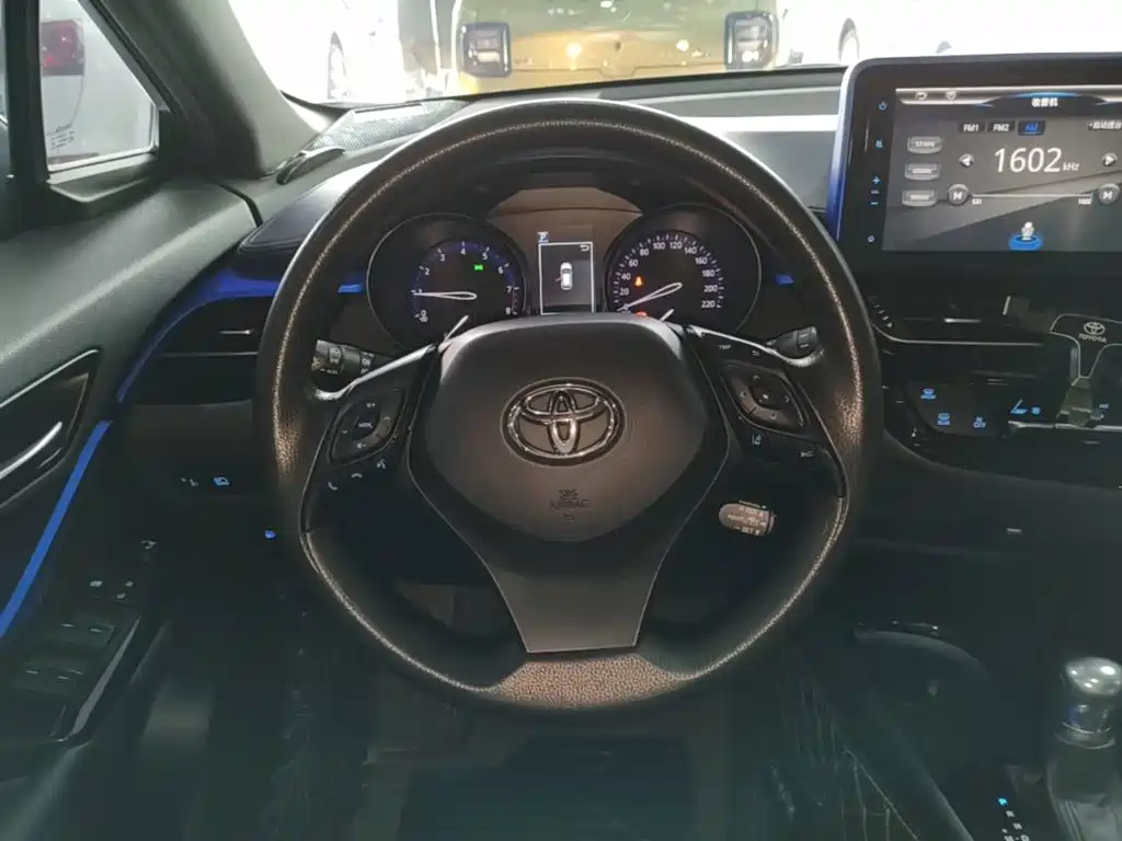 Toyota C-HR — миниатюра 11