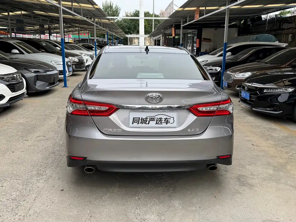 Toyota Camry — миниатюра 4