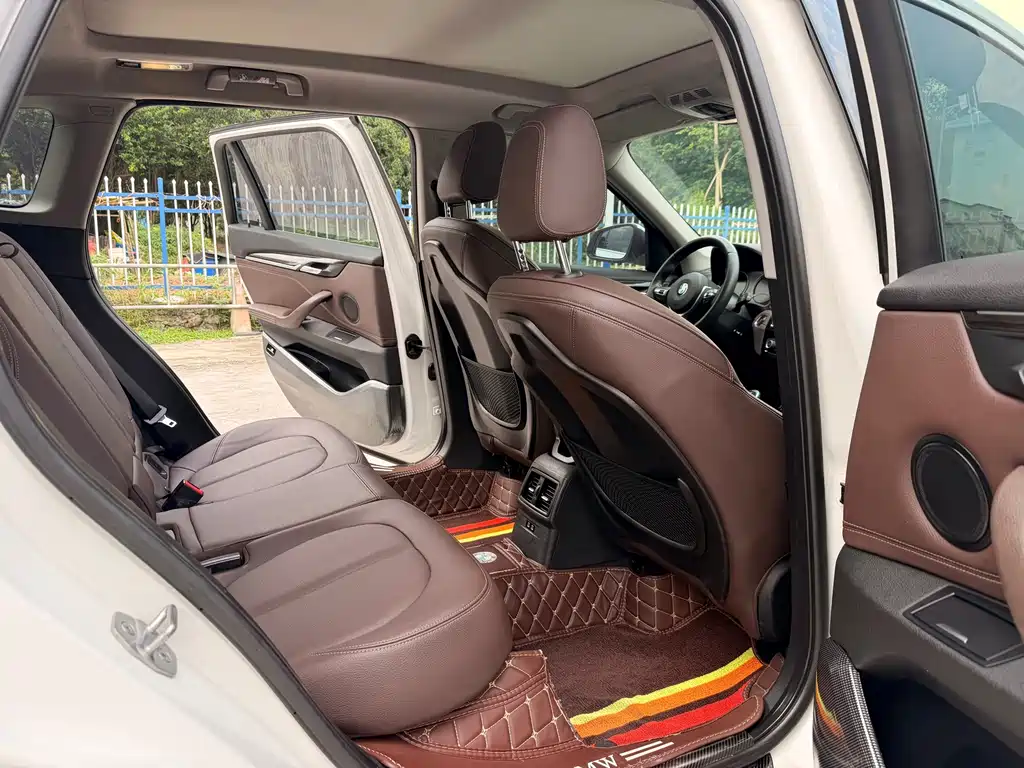BMW X1 — миниатюра 10