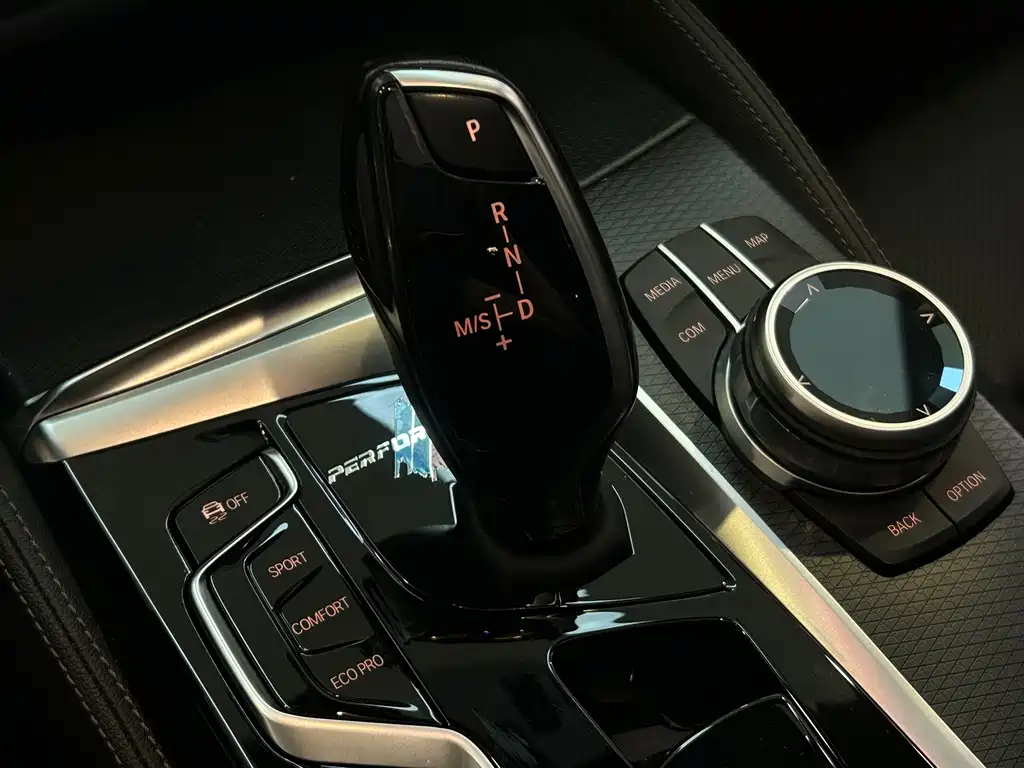 BMW 5 Series (Import) — миниатюра 14