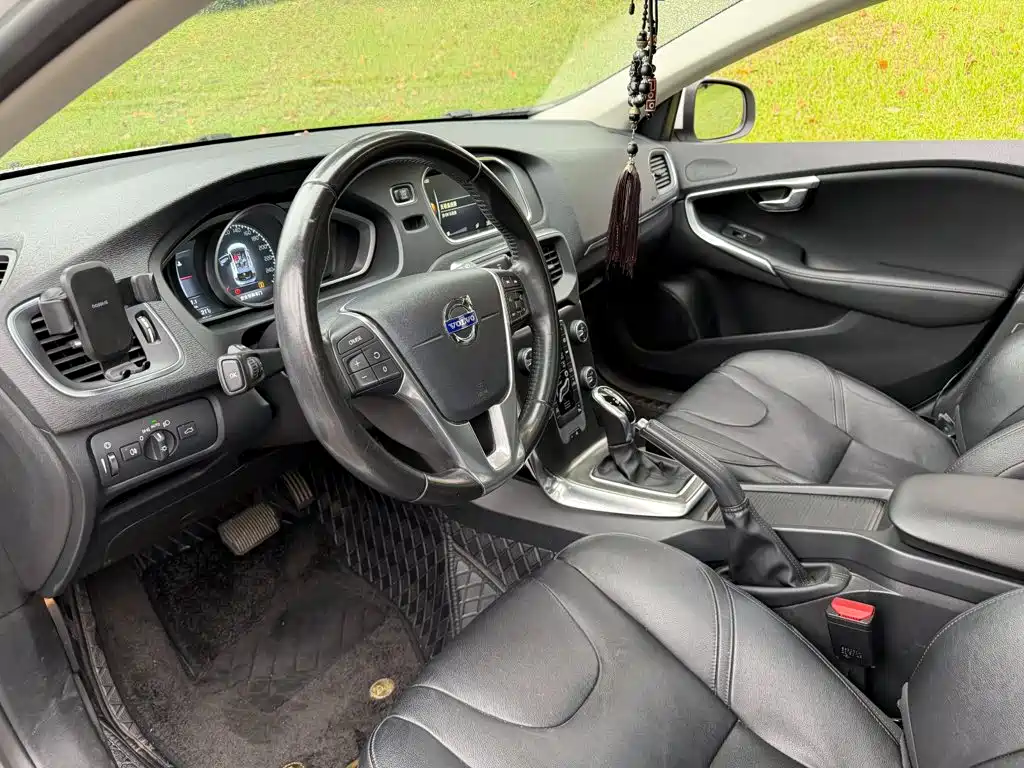 Volvo V40 — миниатюра 7