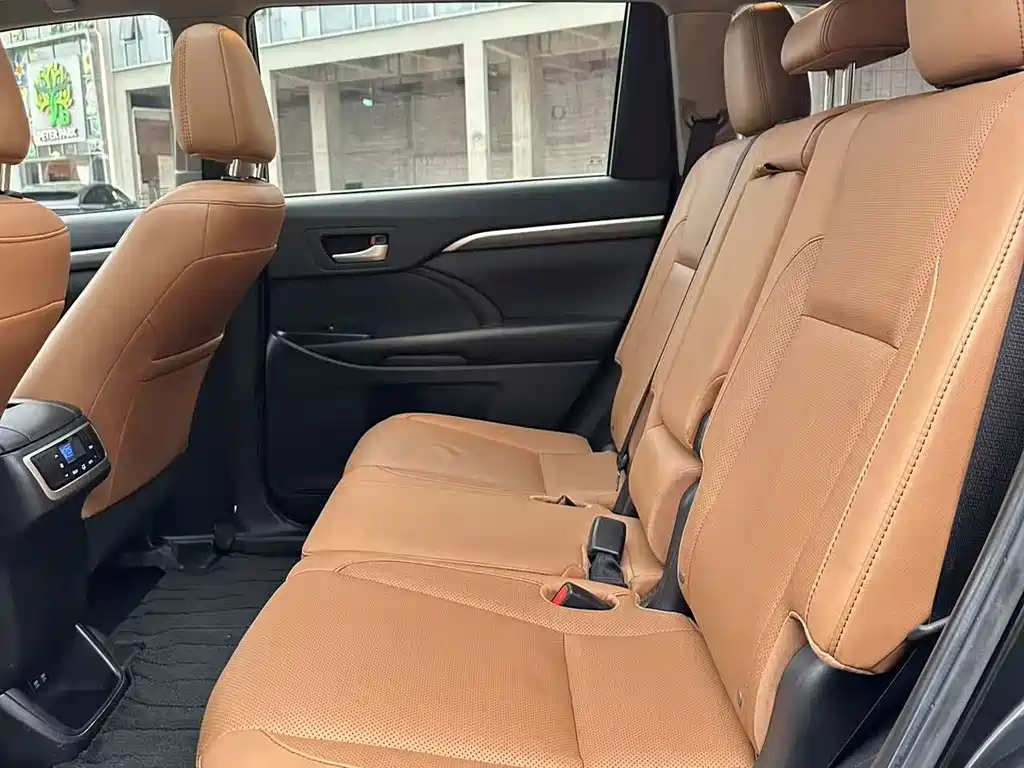Toyota Highlander — миниатюра 7